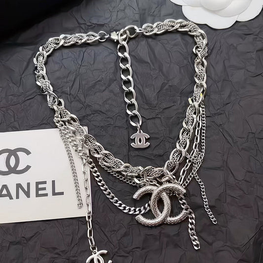 X677   Women's necklace jewelry